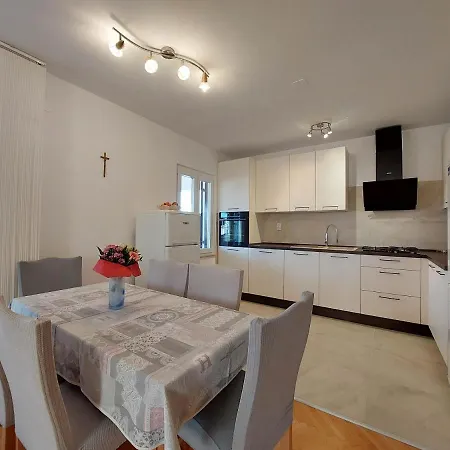 Neda Apartment Punat