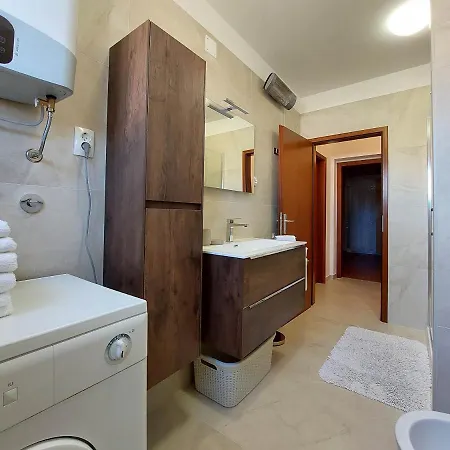 Neda Apartment