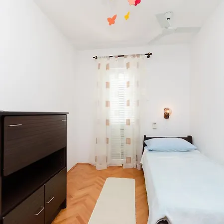 Neda Apartment