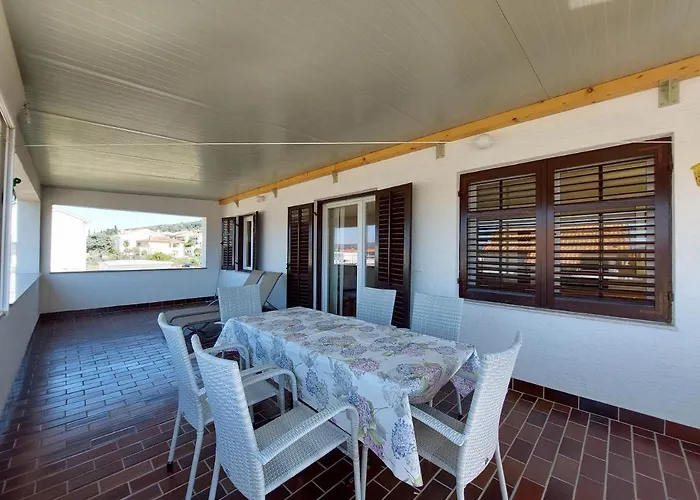 アパート Neda プナト